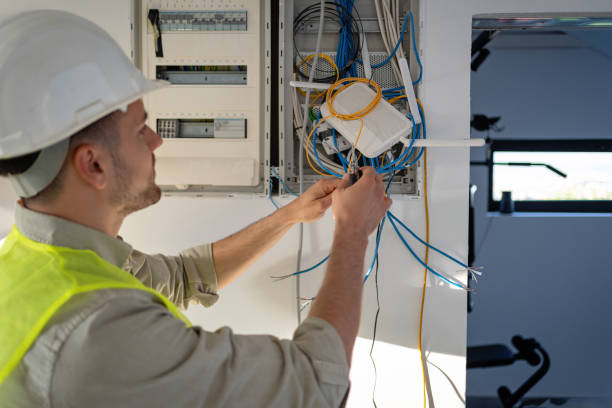 Best Affordable Emergency Electrician  in Centerville, OH